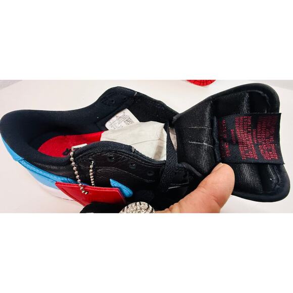 Nike AIR JORDAN 1 Retro Black/Red Women's Size 5 NEW OG Box Red Soles - Picture 9 of 9